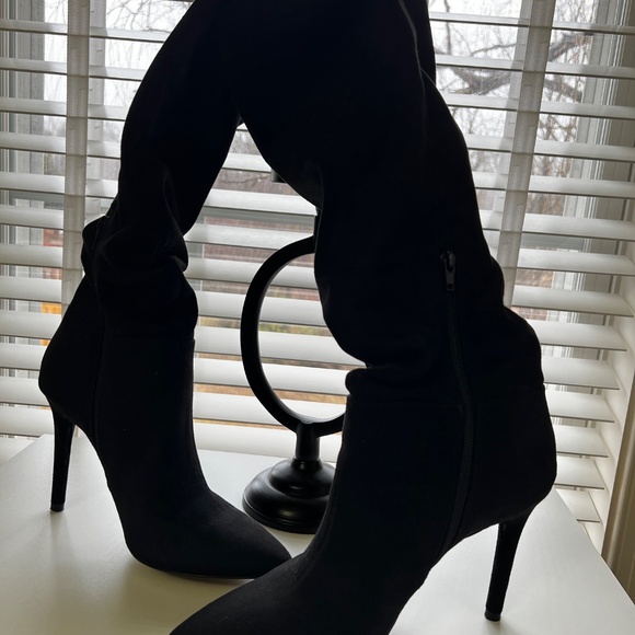 (USED) Jessica Simpson Saferra Suede Black Boot - Picture 2 of 16